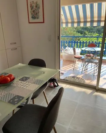 Le Poseidon Apartment *